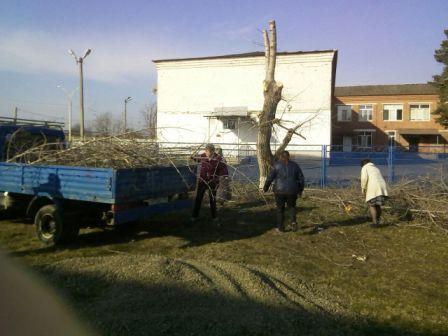 В селе Ванновском прошел субботник