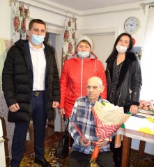 Участника Великой Отечественной войны поздравили с днем рождения