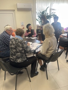 Четвертая группа пенсионеров завершила обучение мобильной грамотности