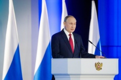Путин пообещал продлить программу маткапитала и увеличить его до 616 тыс. рублей