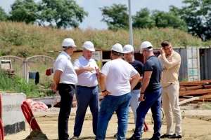 Глава района проинспектировал ход строительства школы