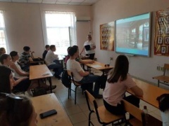 Для студентов техникума «Знание» провели виртуальную экскурсию по Эрмитажу