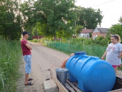 Подвоз воды жителям 