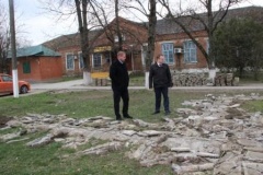 Евгений Ильин поручил облагородить территорию возле шестой школы
