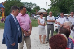 Жители улицы Веселой станицы Тбилисской задали вопросы Владиславу Серому