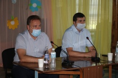 Глава района ответил на вопросы жителей поселка Октябрьского