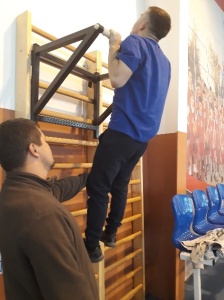 20 декабря спортсмены спортивной школы «Юниор» из Тбилисского района собрались в СК "Олимп" для выполнения норматив комплекса ГТО