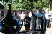 В станице Тбилисской на часовне, расположенной в парке имени сотни Андрея Гречишкина, установили новый купол с крестом