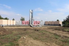 В станице Ловлинской началась реконструкция мемориала