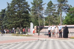 День памяти и скорби в Тбилисском районе начался с минуты молчания