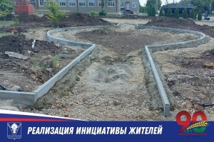 Продолжаются работы по благоустройству