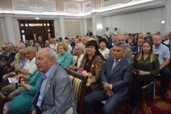 Достойные и милосердные
