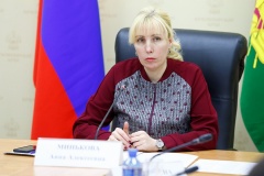 Анна Минькова: «К аптекам, спекулирующим на желании людей защитить себя, будут применяться самые строгие меры»