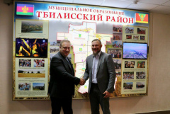 Сегодня состоялась встреча главы МО Тбилисский район Евгения Ильина с финалистом конкурса «Лидеры Кубани» Александром Ерошенко