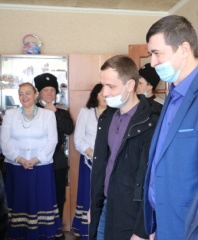 Женщин-героев поздравили с Международным женским днем