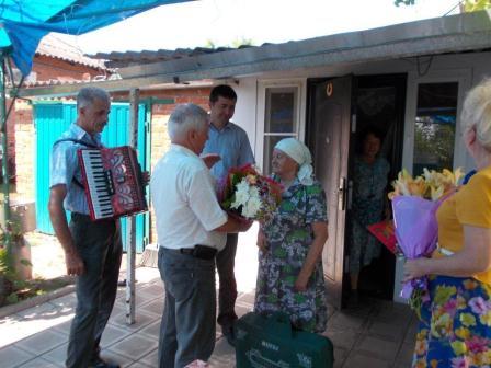 Жительница Нововладимировского поселения отметила 90- летие