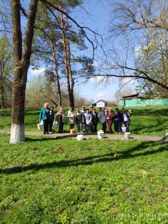 Побелка деревьев в парке ст. Геймановской и на «Аллее Славы»