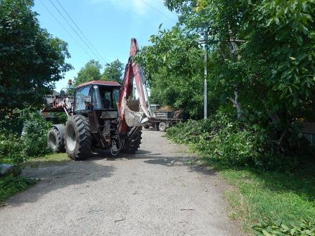 В Тбилисской и Северин продолжают косить траву