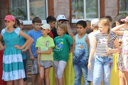 Игра «Веселый перекресток» напомнила тбилисским школьникам о правилах дорожного движения