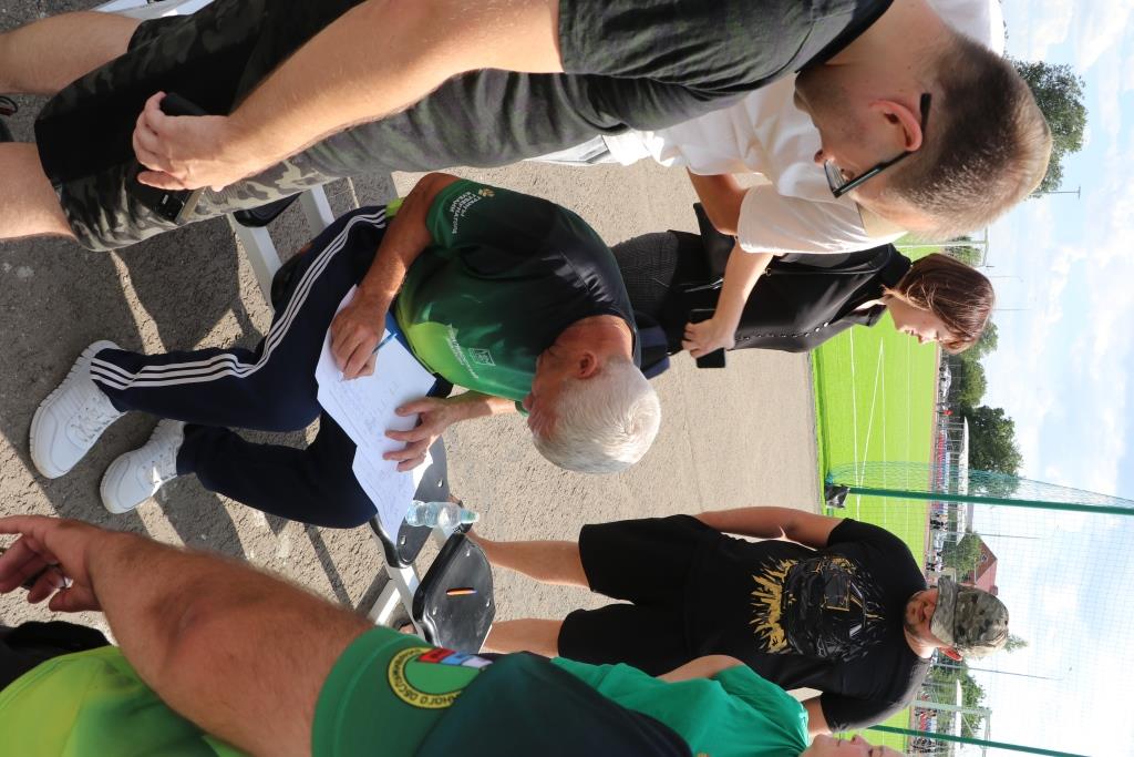 Тренировка по лёгкой атлетике, бегу и прыжкам в длину