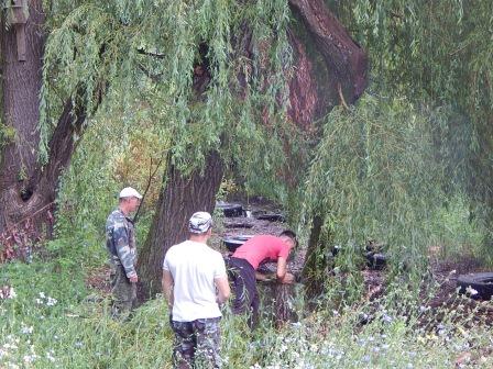 В хуторе Северин на улице Молодежной убрали ветки ивы