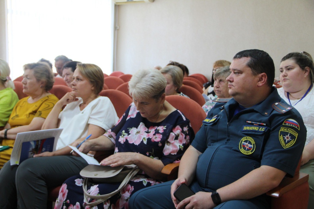 Рабочие встречи с представителями трудовых коллективов