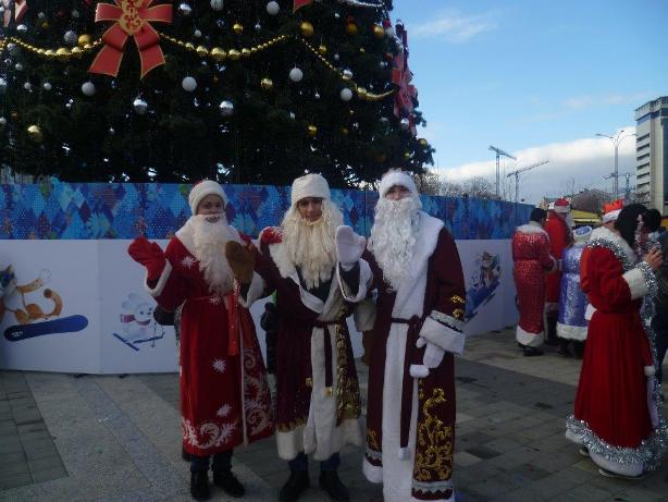 Массовое нашествие Дедов Морозов