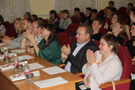 В полуфинал школьной Лиги КВН вышли 5 команд