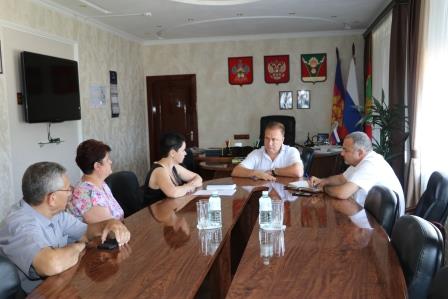 Глава Тбилисского района провел заседание комиссии по комплектованию детских садов