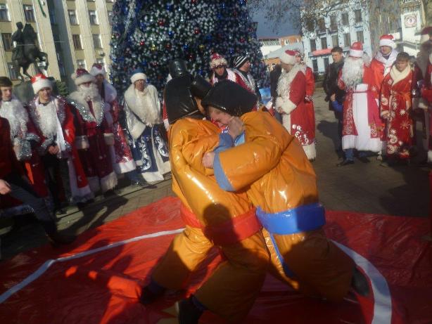 Массовое нашествие Дедов Морозов