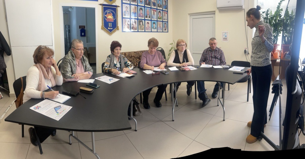 Обучение ветеранов по проекту "Смартфон для всех" Обучение ветеранов по проекту "Смартфон для всех"