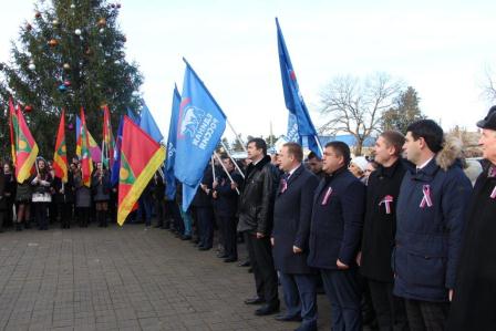 В День Конституции тбилисцы исполнили гимн Российской Федерации В День Конституции тбилисцы исполнили гимн Российской Федерации