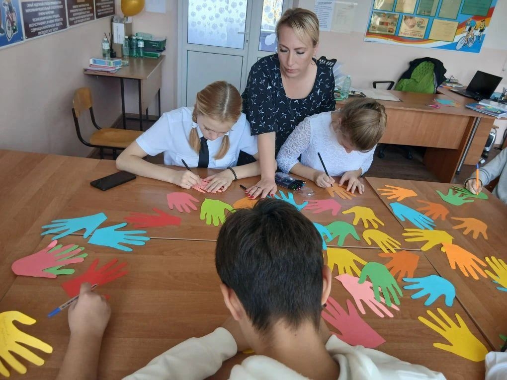 Школьники района приняли участие в мероприятиях, приуроченных ко Дню народного единства