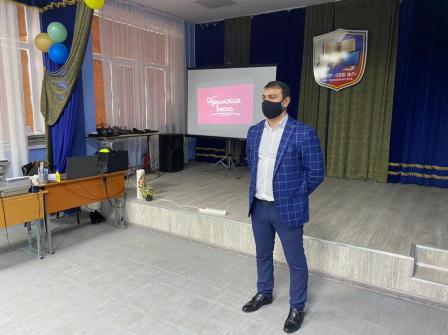 Молодые депутаты провели для старшеклассников классные часы «Крымская весна»