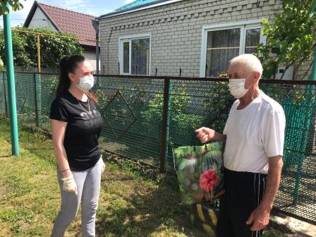 Обеспечили продуктами нуждающихся 