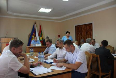 Краевые специалисты провели масштабную работу в Тбилисском районе 