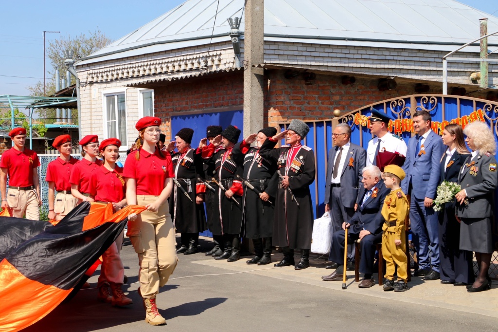 Звуки марша! Песни Победы!