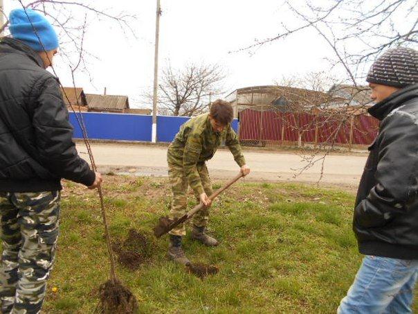 В Тбилисском районе волонтеры продолжают помогать ветеранам и пенсионерам