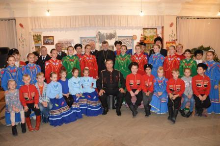 Настоятель Свято-Покровского храма встретился с казачатами