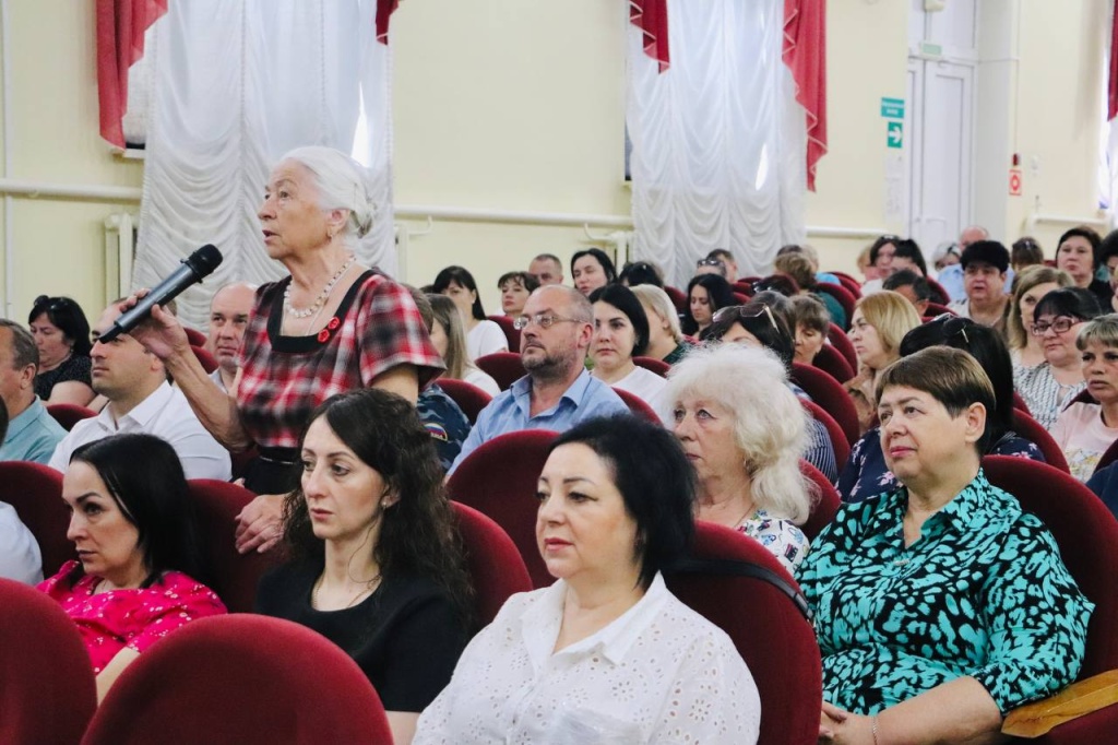 Прошла встреча с депутатом ЗСК 