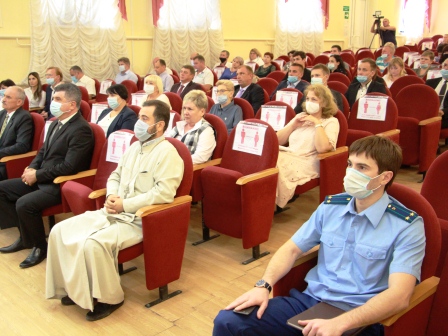 Депутаты седьмого созыва провели первую сессию Совета