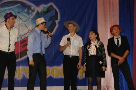 В полуфинал школьной Лиги КВН вышли 5 команд