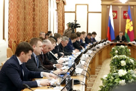 В Краснодаре под руководством главы края прошло заседание комиссии по противодействию незаконному обороту промышленной продукции В Краснодаре под руководством главы края прошло заседание комиссии по противодействию незаконному обороту промышленной продукции