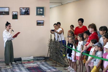 В Тбилисском районе открылась краевая выставка «Казачья хата добром богата» 