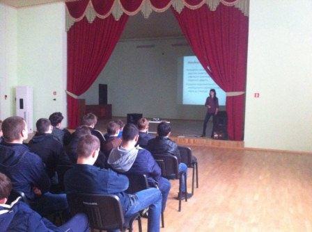 Информационно-просветительские занятия провели для студентов села Ванновского