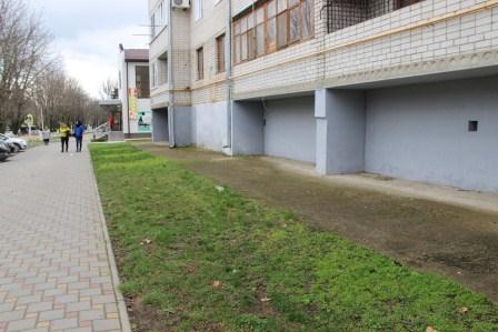 Глава Тбилисского района совершил обход центра станицы Тбилисской