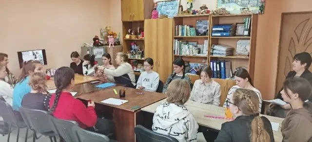 Девочкам-подросткам рассказали о важных аспектах полового воспитания Девочкам-подросткам рассказали о важных аспектах полового воспитания