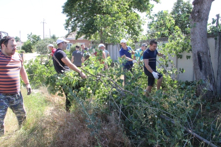 В Тбилисской прошел большой субботник