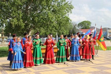 В Тбилисском районе прошел смотр строя и песни среди учащихся казачьих классов