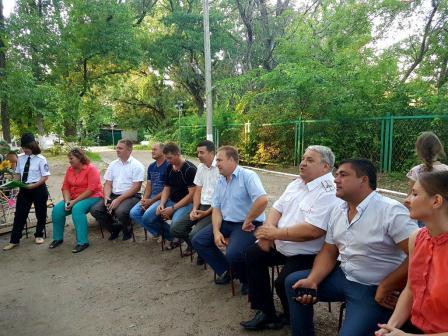 Евгений Ильин вместе с главами поселений приехал в гости к казачатам